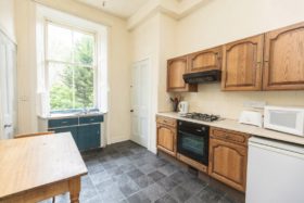 3 bedroom Flat to re...